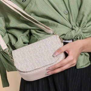 دوشی پاسپورتی آرمانی